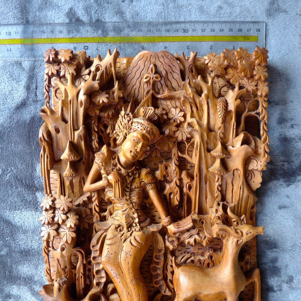 Very detailed hand- carved, Suar wood wall plaque - Picture 3 of 10